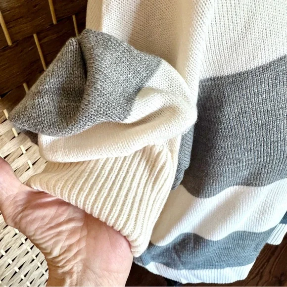 ❄️ NWT grey & white wide stripe H&M sweater XXL - Picture 4 of 11